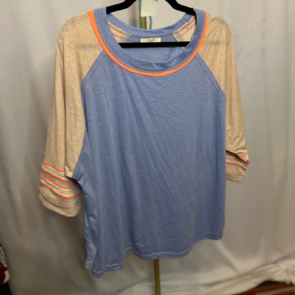 Easel blouse, multicolor, three-quarter sleeves size large